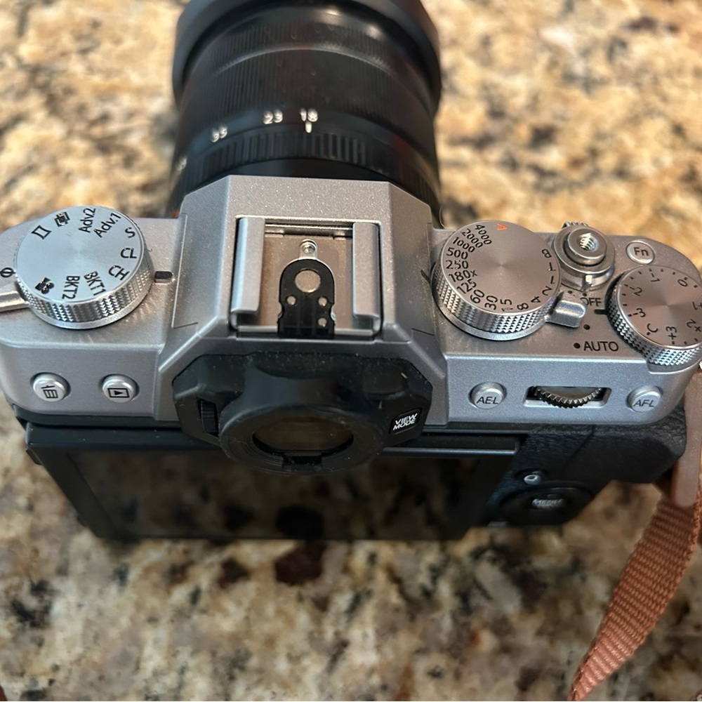 Fujifilm X-T20 Gray and Black Camera - Picture 3 of 6